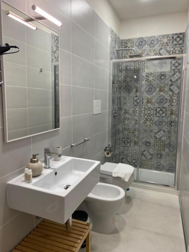 Bathroom 5, Boviosquare XIV, Napoli