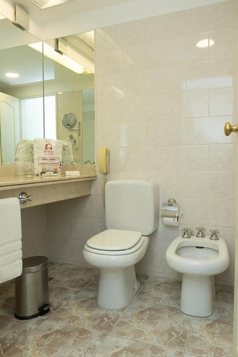 Bathroom, Austral Plaza Hotel, Escalante