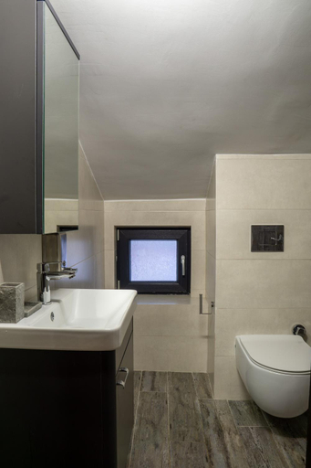 Bathroom 3, Valchevi Apartments, Sozopol