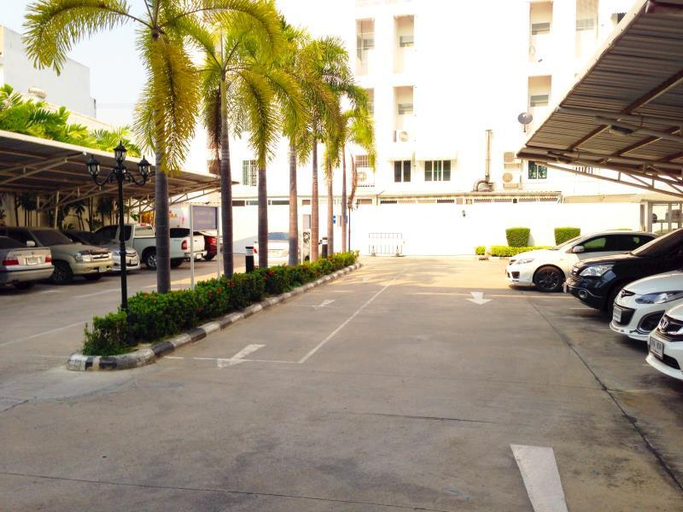 Exterior 3, Baanbudsarin Apartment, Muang Sing Buri