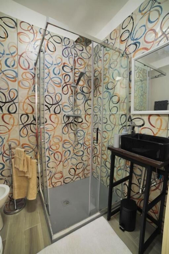 Bathroom, P88Guesthouse, Rome