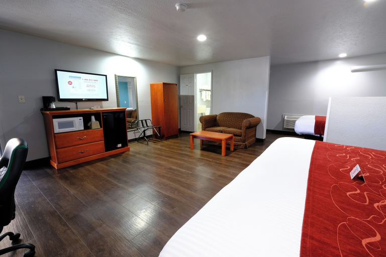 Bedroom 3, M star Hotel Searcy, White