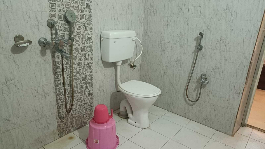 Bathroom, Jagannath Palace, Puri