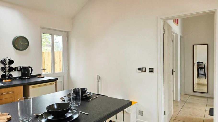 Private kitchen 3, Buttercup - 2 Bed Cottage - Red Forest Retreats, Neath Port Talbot