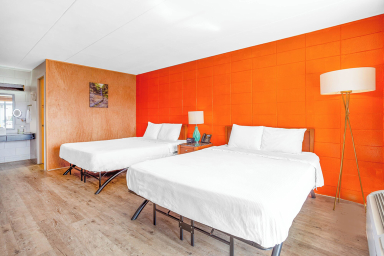 Bedroom 4, Starved Rock Motor Inn, La Salle