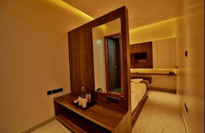 Bathroom 2, The Mysore Grand, Mysore