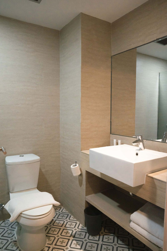 bathroom 16