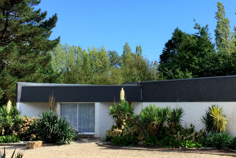 Exterior & Views 1, Logis Hotel La Croix Du Sud, Morbihan