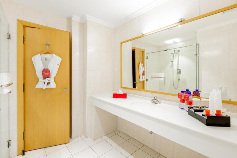 Bathroom 3, Ramada by Wyndham Addis Ababa, Addis Abeba