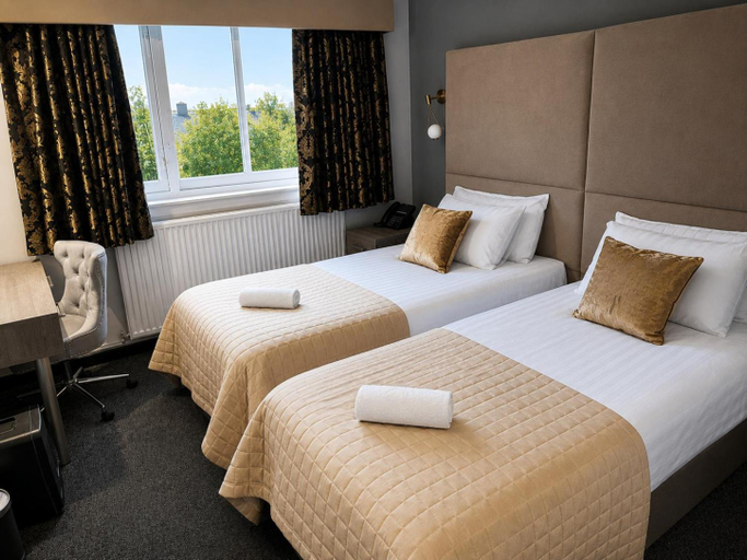 Bedroom 2, The Popinjay Hotel and Spa, South Lanarkshire