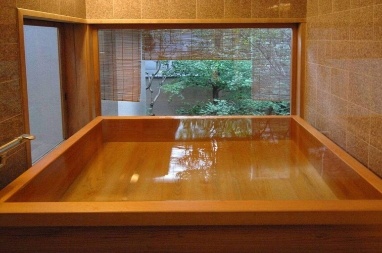 Bathroom 2, Kanamean Nishitomiya Ryokan, Kyoto