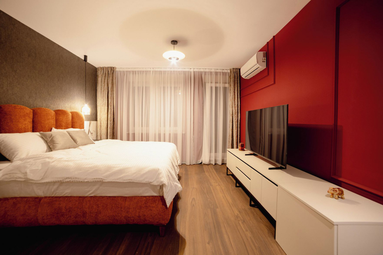 Room 2, Kron, Novi Sad