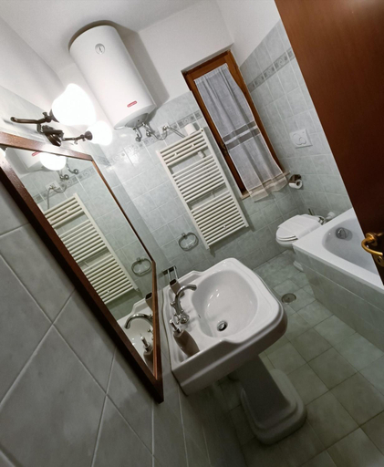 Bathroom 3, Tenuta Marchesi Fezia, Terni
