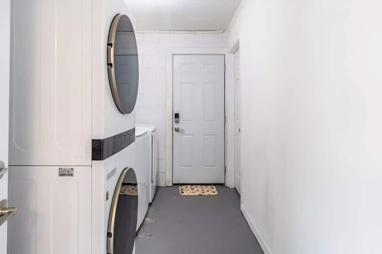 Interior 4, Anime House, Orange