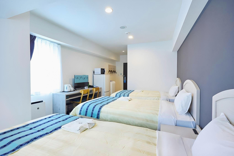 Bedroom 3, Hotel Peace Land, Naha