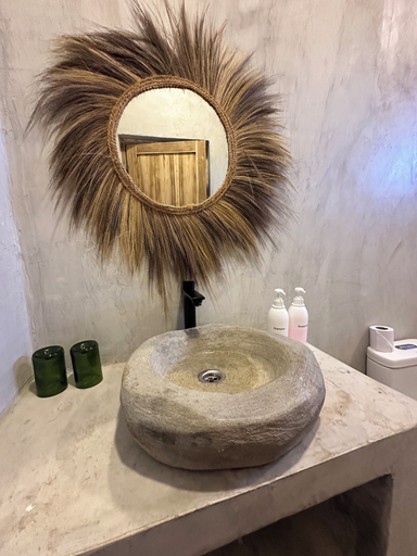 Bathroom 3, Seconda Stella Boutique, Kusini