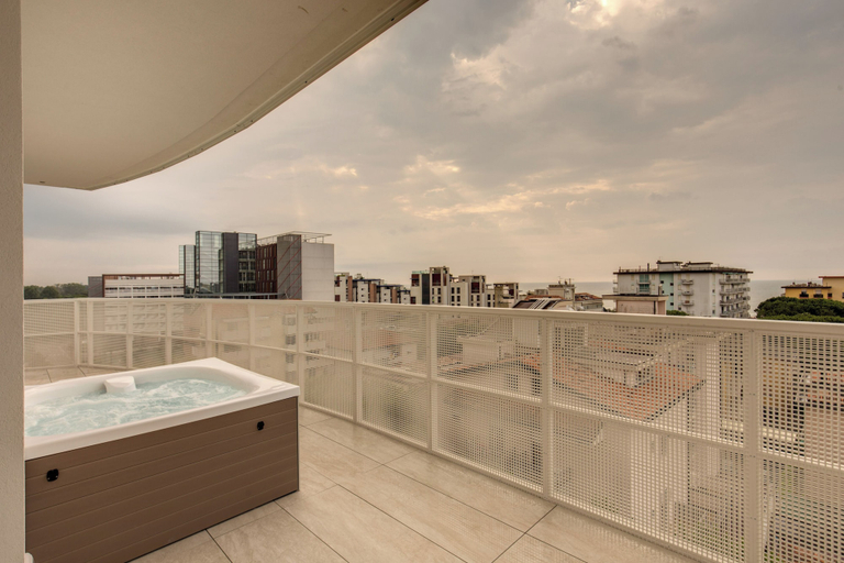Others 5, sunrise palace, Venezia