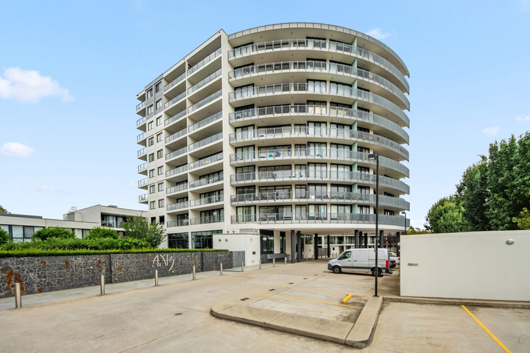 Exterior 2, Charming 2BR Apartment Near Canberra’s Attractions, Canberra