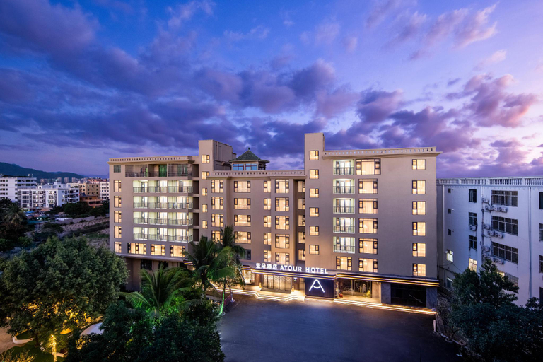 Exterior & Views