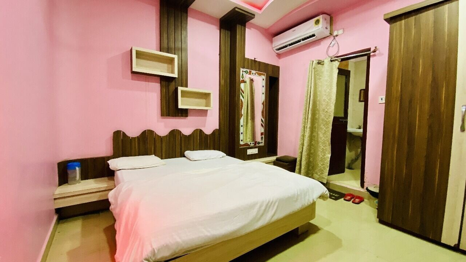 Room 4, Hotel Amaltas, West Nimar