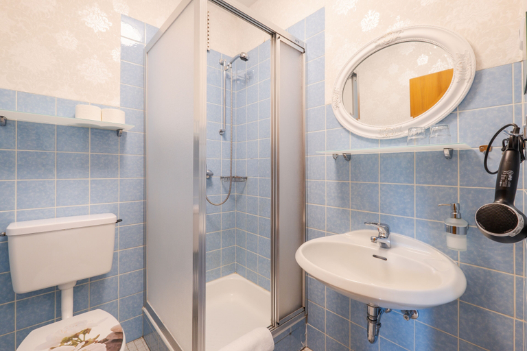 Bathroom 4, ベルクホテル・ホヘガイス, Goslar