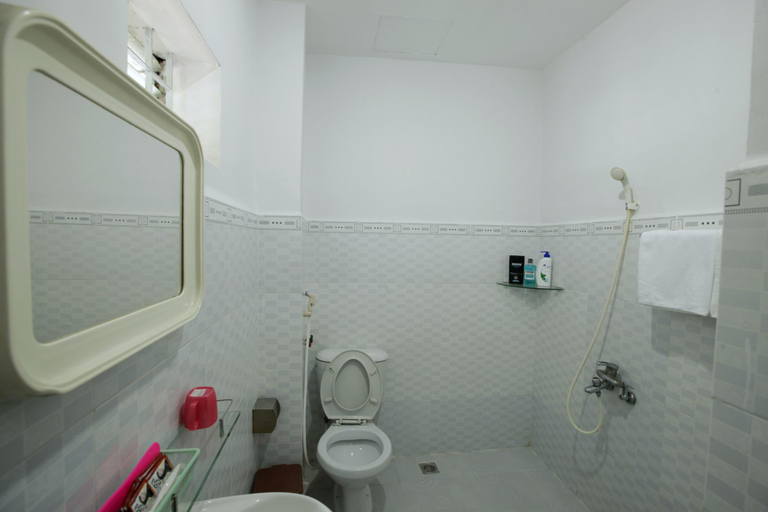 Bathroom 5, Tan Da Hotel, District 5