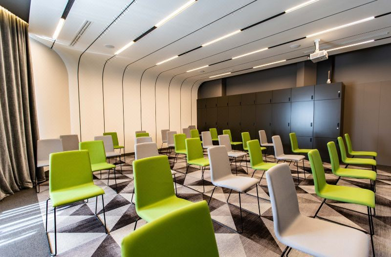 Business Facilities 4, Hotel STATUS, Brest