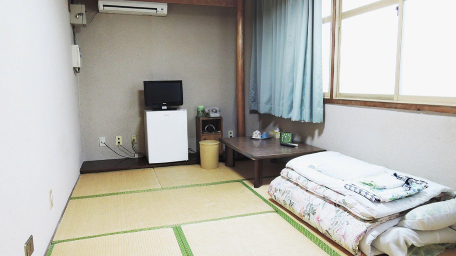 Bedroom 2, Business Hotel Kirakuso (Nara), Tenri