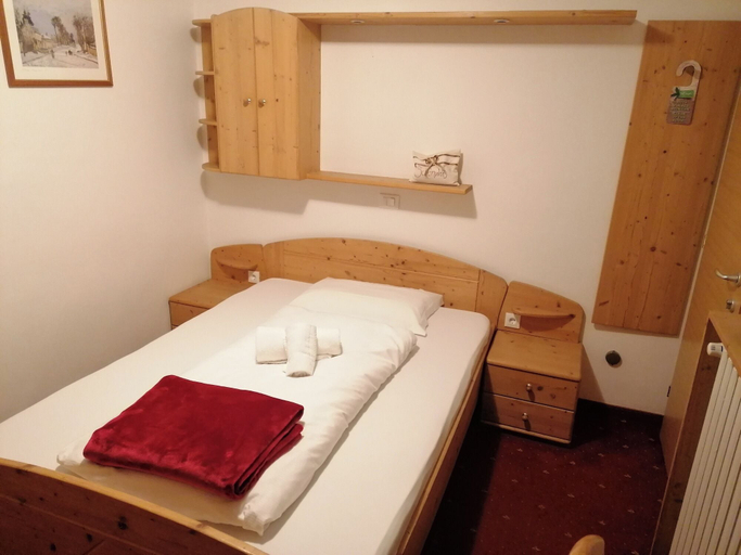 Bedroom 3, Hotel Schönwies, Bolzano