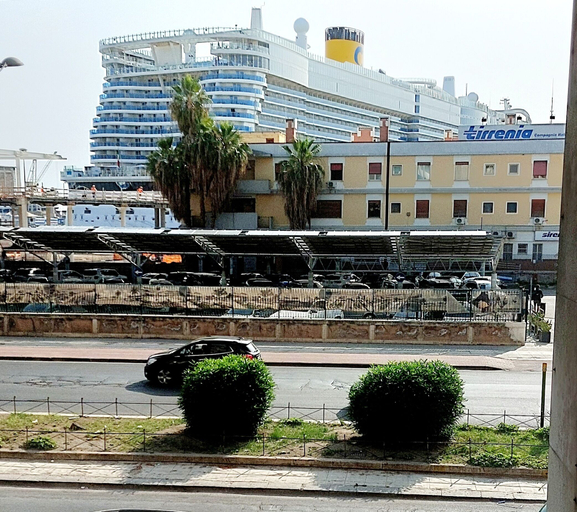 Exterior & Views 2, UN PASSO DAL PORTO, Palermo