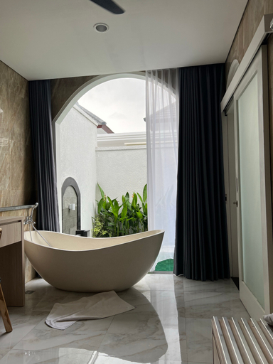 bathroom 24