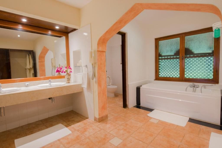 Bathroom 4, Amani Beach Resort, Temeke