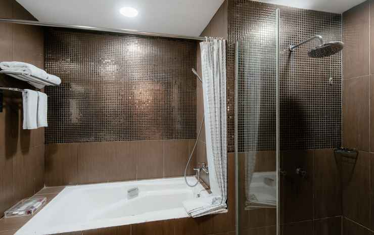bathroom 4