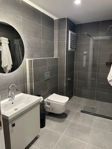 Bathroom 5, Cali Royal Otel, Merkez