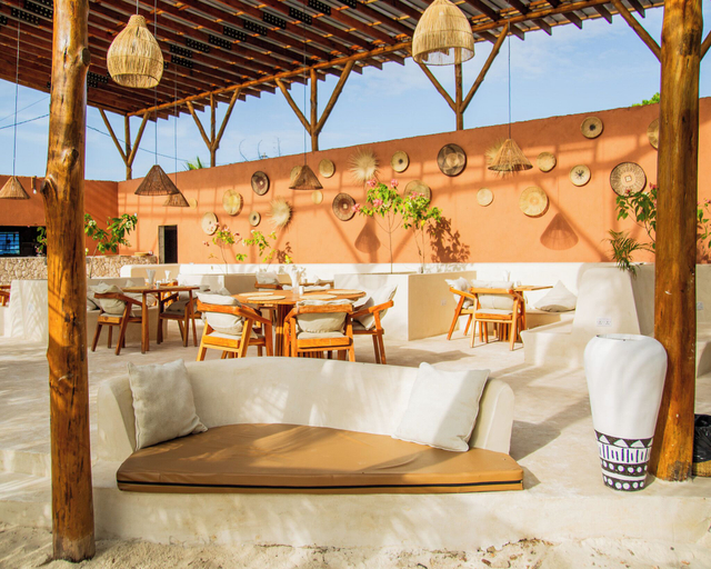 Food & Drinks 4, Seconda Stella Boutique, Kusini