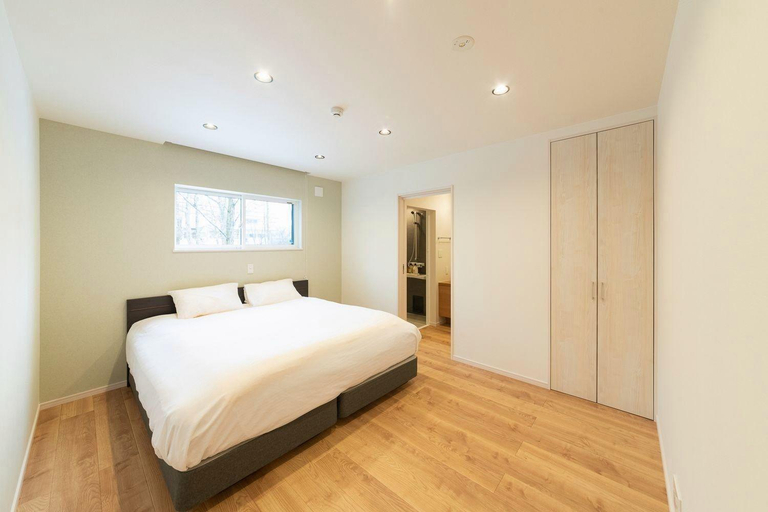 Bedroom 2, Black Crane Chalet, Hakuba