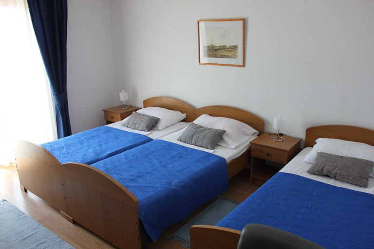 Bedroom 2, Guest House San Antonio, Ploče