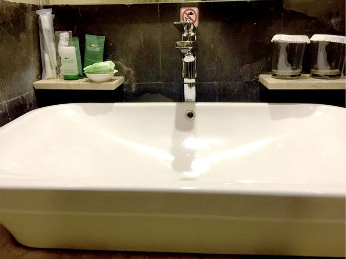 bathroom 17