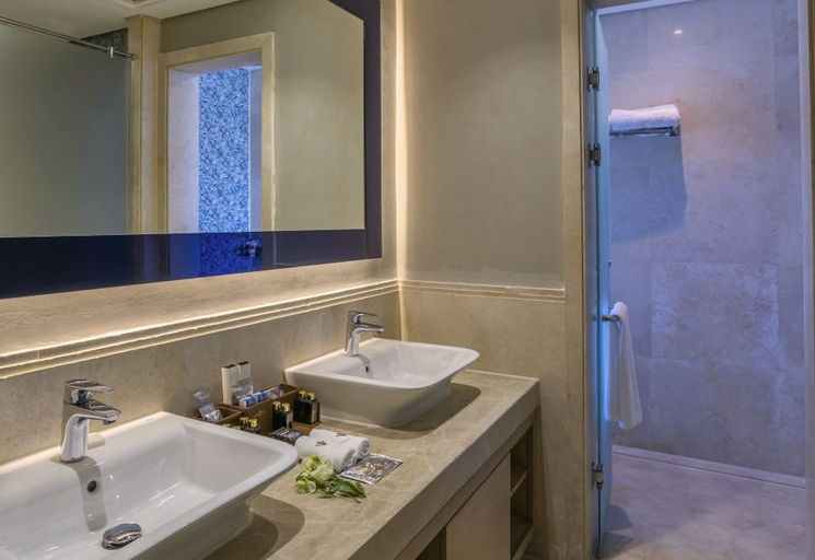 Bathroom 5, Rixos Premium Magawish Suites and Villas, Al-Ghurdaqah