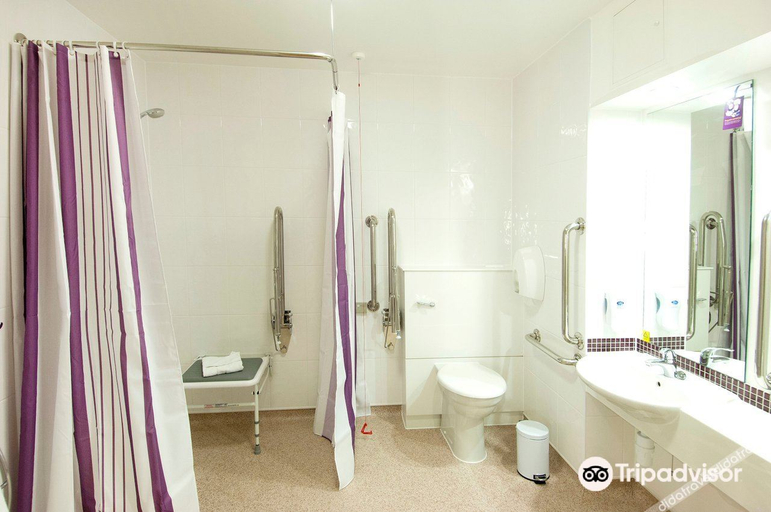 Bathroom 3, Wakefield South (M1, Jct39), Wakefield