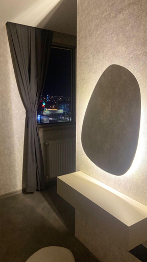 Others 4, Cali Royal Otel, Merkez