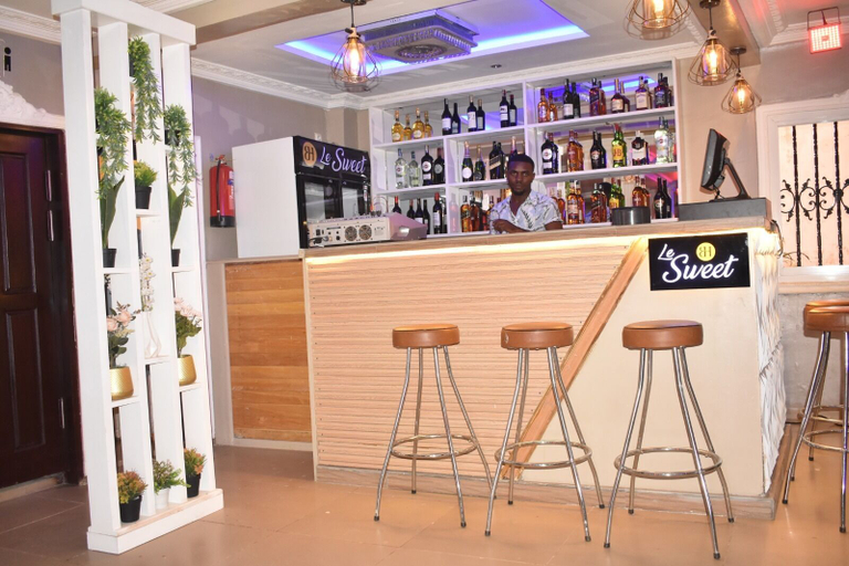 Food & Drinks 4, Bulon Hotel, Mfoundi