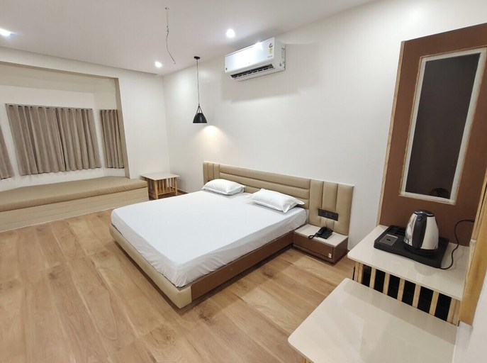 Room 2, HOTEL KRISHIV, Ahmadabad