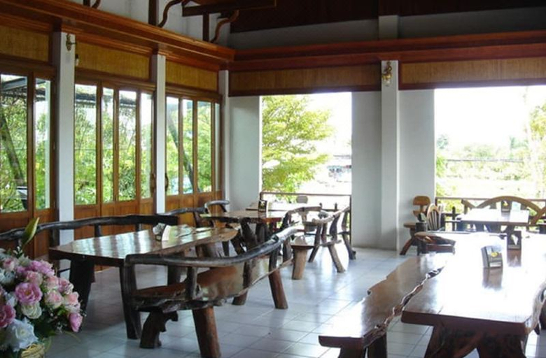 Food & Drinks 5, Thong Paeka Hotel, Phrasat
