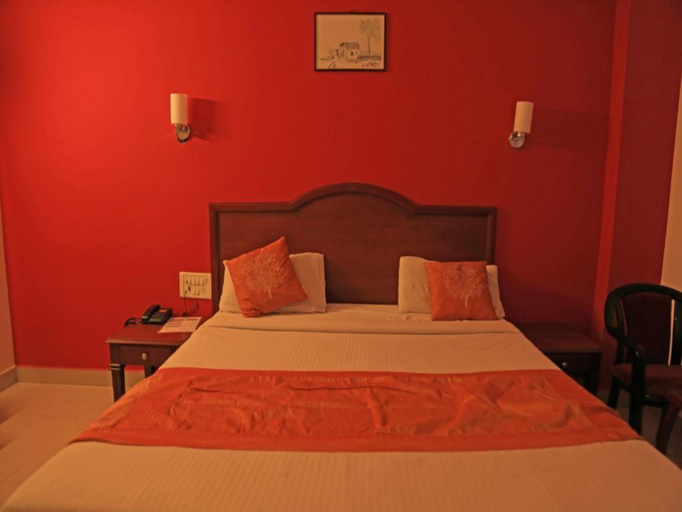 Bedroom 2, Goldmine Hotel - Koyambedu, Chennai