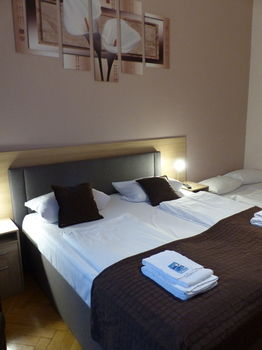 Guestroom 4, Hotel Pension Elegia am Kurfürstendamm, Berlin
