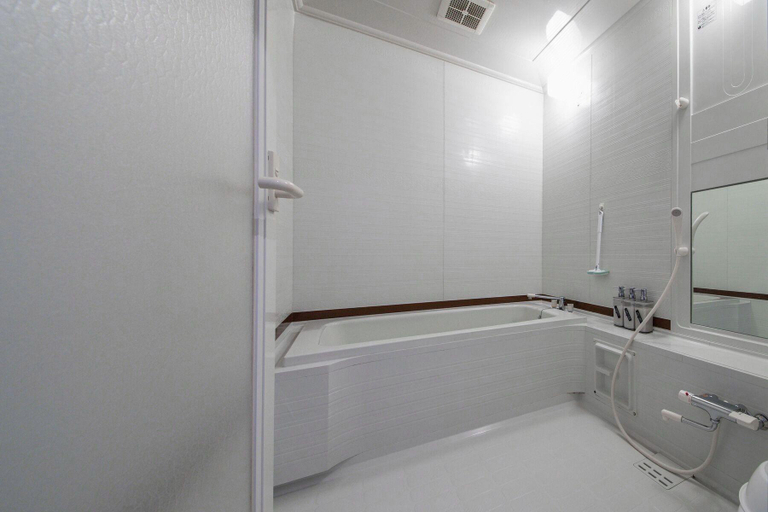 Bathroom 2, ROADSIDE House, Sapporo