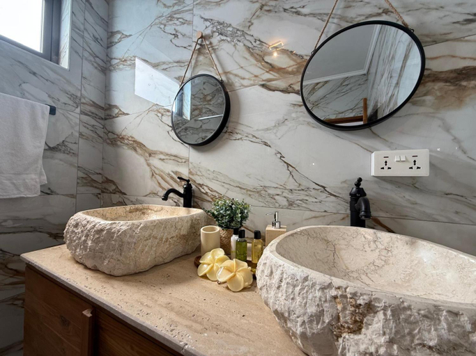 Bathroom 3, 3 Bedroom Apartment