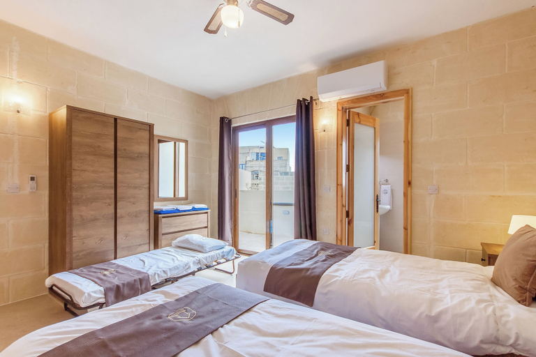 Room 2, Nadurin, Gozitan Villa 7 Bedr. & 2 Pools