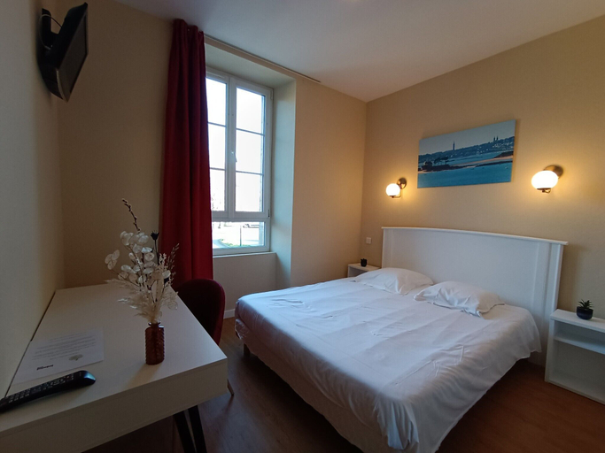 Others 4, Hôtel de la Mairie, Finistère